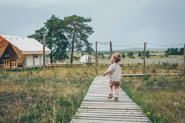 Où trouver les meilleures expériences de glamping dans les forêts de Finlande?